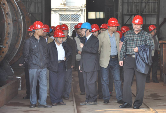 與會(huì)領(lǐng)導(dǎo)、專家參觀鑫海公司
